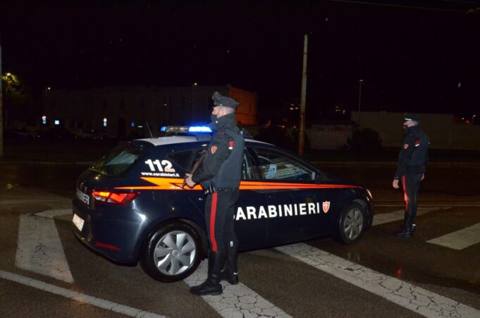 Guida senza patente in via Mercalli, denunciato 22enne