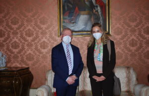 L’ambasciatrice svizzera in visita alla Prefettura di Cagliari