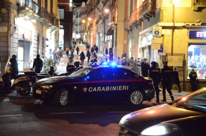 Con la borsetta “da furto” nelle vie dello shopping | Arrestate due cagliaritane