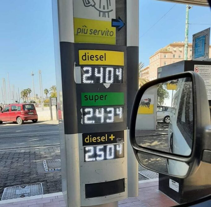 Cagliari, carburante sempre più caro: la benzina arriva a 2,43