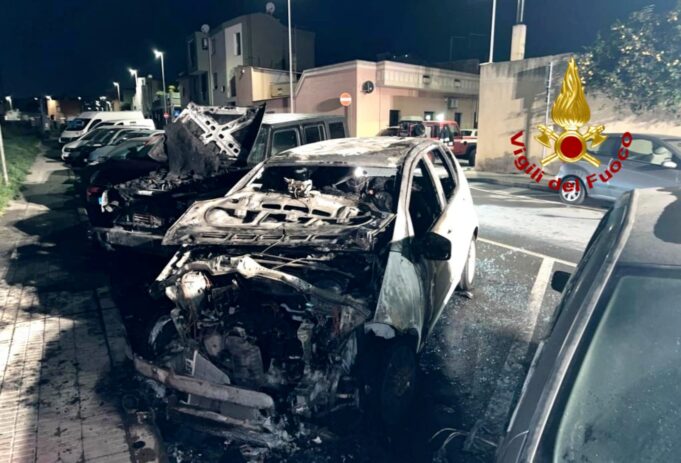 Pirri viene dal greco πύρ (fuoco): nella notte incendiate altre tre auto