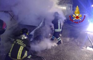 Cagliari, due roghi differenti alla stessa ora in via Turbigo