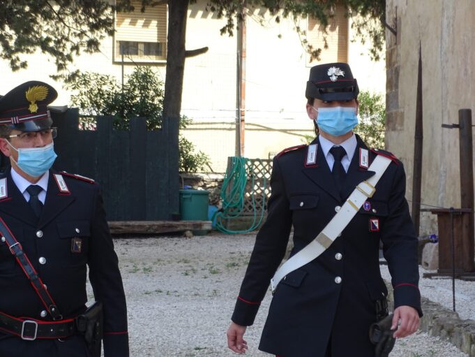 Maltratta e minaccia il padre, divieto di avvicinamento per un 24enne