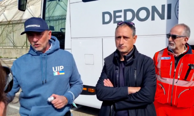 Ucraina, Cappellacci: “Parlamentari Kiev con kalashnikov”