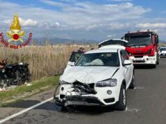 Auto si ribalta in viale Poetto | Tre persone coinvolte