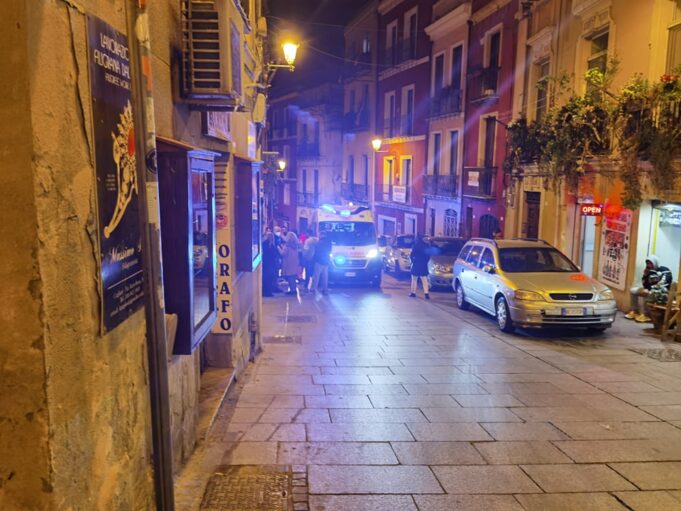 La rabbia e lo sballo | Via Barcellona | In tre aggrediscono un ragazzo