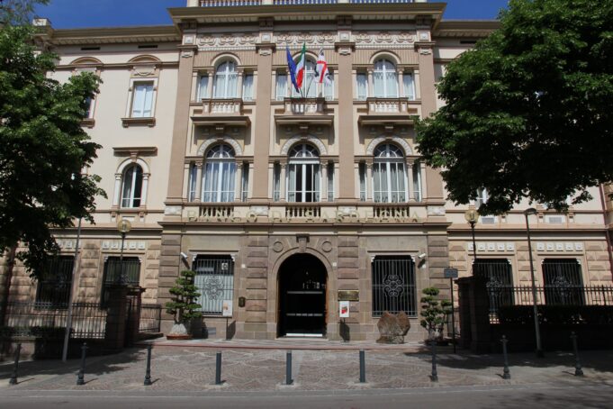 Banco di Sardegna, la Regione si schiera con sindaci e comunità