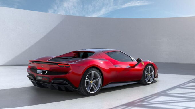 Ferrari | La nuova rossa corre sulla Alghero-Bosa | Il video