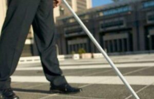 Si finge cieco per tredici anni e incassa 189mila euro dall’Inps