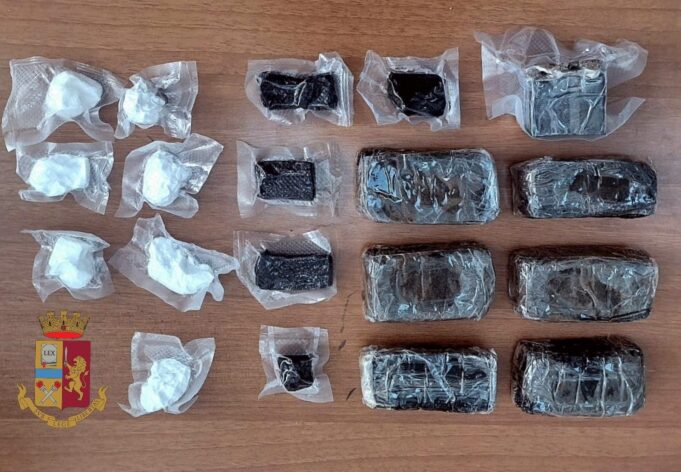 Nascondeva droga nel cesto biancheria, arrestato 40enne di Cagliari