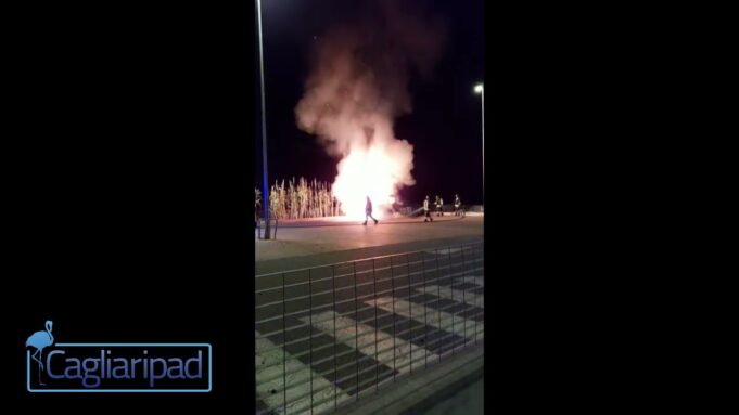 Ditta di trasporti non aderisce allo sciopero: camion incendiato | Video