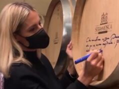 Michelle Hunziker, visita ad Alghero tra torbato e cannonau
