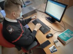 Vende buoni carburante online per oltre 400 euro, ma è una truffa