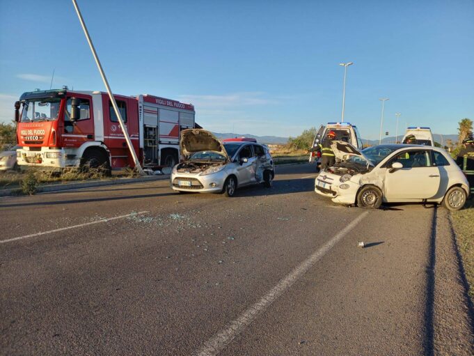 Poetto, incidente davanti all’Ospedale Marino: si cerca una BMW nera