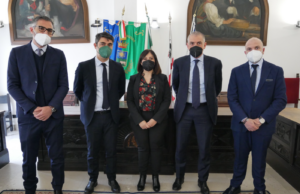 Sanità, Costa in visita a Nuoro | Il sindaco: “Mancano primari, laureati vanno altrove”