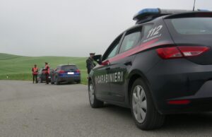 Spara e ferisce il ladro della sua auto, ora è accusato di tentato omicidio