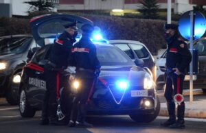 Guida senza patente l’auto della madre, denunciato 22enne