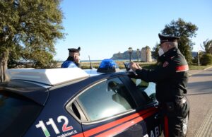 Lungomare Poetto, cavallo imbizzarrito travolge ciclista