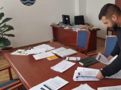 Profughi ucraini, ad accoglierli al confine ungherese c’è un giovane sardo