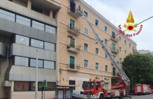 Fiamme nella casa famiglia | Evacuato un palazzo in viale Trieste