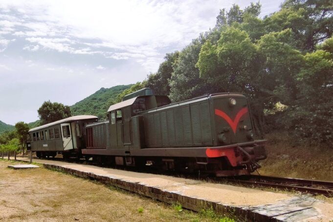 Pasquetta in Trenino Verde: alla scoperta dei luoghi del “Muto di Gallura”