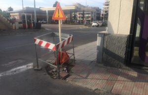 Via Tommaseo: un altro esempio di Cagliari “Capitale delle transenne”