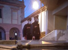 Rompe porta finestra di un’abitazione, 41enne ai domiciliari