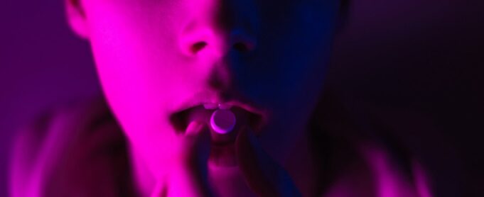 Allarme minorenni maschi | Coca e allucinogeni sono in crescita | I dati