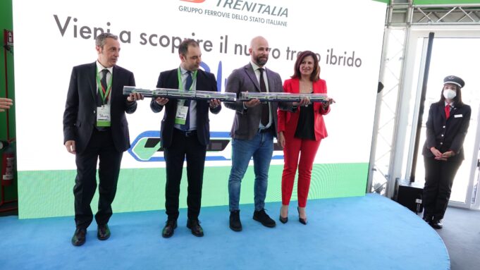 Trenitalia rinnova la flotta in Sardegna: 12 treni ibridi entro il 2023
