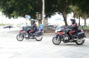 Minaccia i colleghi con una pistola, denunciata guardia giurata