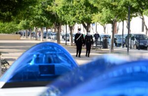 Sorpreso dai carabinieri mentre ruba dall’auto, arrestato 23enne