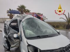Poetto, si schianta con l’auto su un lampione | Donna in codice rosso