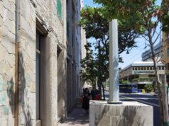 Cubi di cemento sui marciapiedi di Cagliari | Ecco a cosa servono