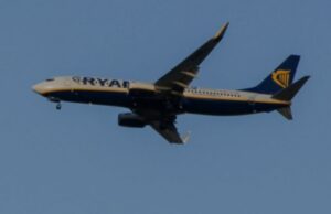 Video | Lo steward Ryanair saluta in sardo, tra applausi e risate
