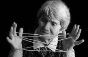 L’arte di tessere la libertà | Maria Lai in mostra al Vaticano