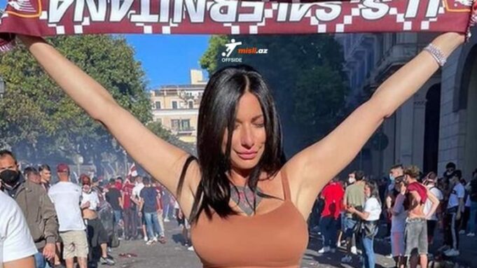 La pornostar tifosa della Salernitana si spoglia per festeggiare la salvezza