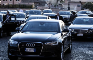 Auto blu, il record in Sardegna: una ogni 880 abitanti