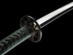 Sassari, bisticcia con un automobilista e tira fuori una katana giapponese