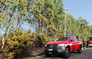 Flumini, ieri il primo incendio: cunette ancora piene di erbacce