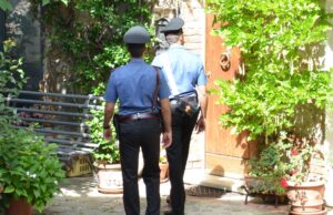 Aggredisce l’ex moglie, arrestato in flagranza in reato