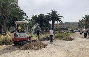 San Michele e Sant’Elia: operai al lavoro per eliminare sterpaglie