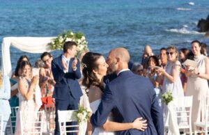 Boom di nozze in spiaggia a Castiadas: Sardegna top nel turismo matrimoniale