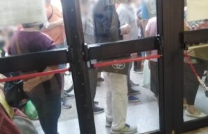 Tari 2022, a Quartu anziani ammassati fuori dagli uffici comunali