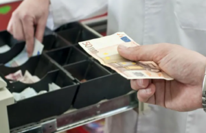 Bar e ristoranti, nell’Isola si fatica a lasciare il contante