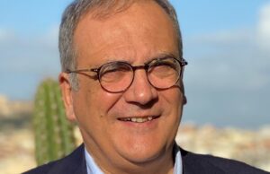 Malore in spiaggia, muore direttore clinica di Cagliari