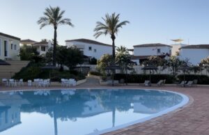 Bimbo annegato in piscina, aperta un’indagine per omicidio colposo