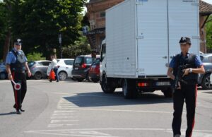 Guida in stato di ebbrezza e patente revocata, denunciato 54enne