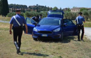 Bracconaggio, due arresti: nel cofano un fucile con matricola abrasa