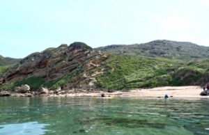 Castelsardo, divieto di balneazione in una spiaggia: batteri oltre limiti di legge
