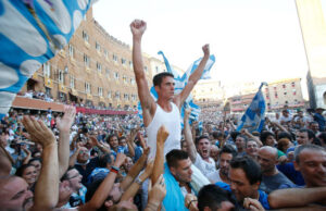 Tittia | Il freddo di Nurri scuote ancora il Palio di Siena | La scheda